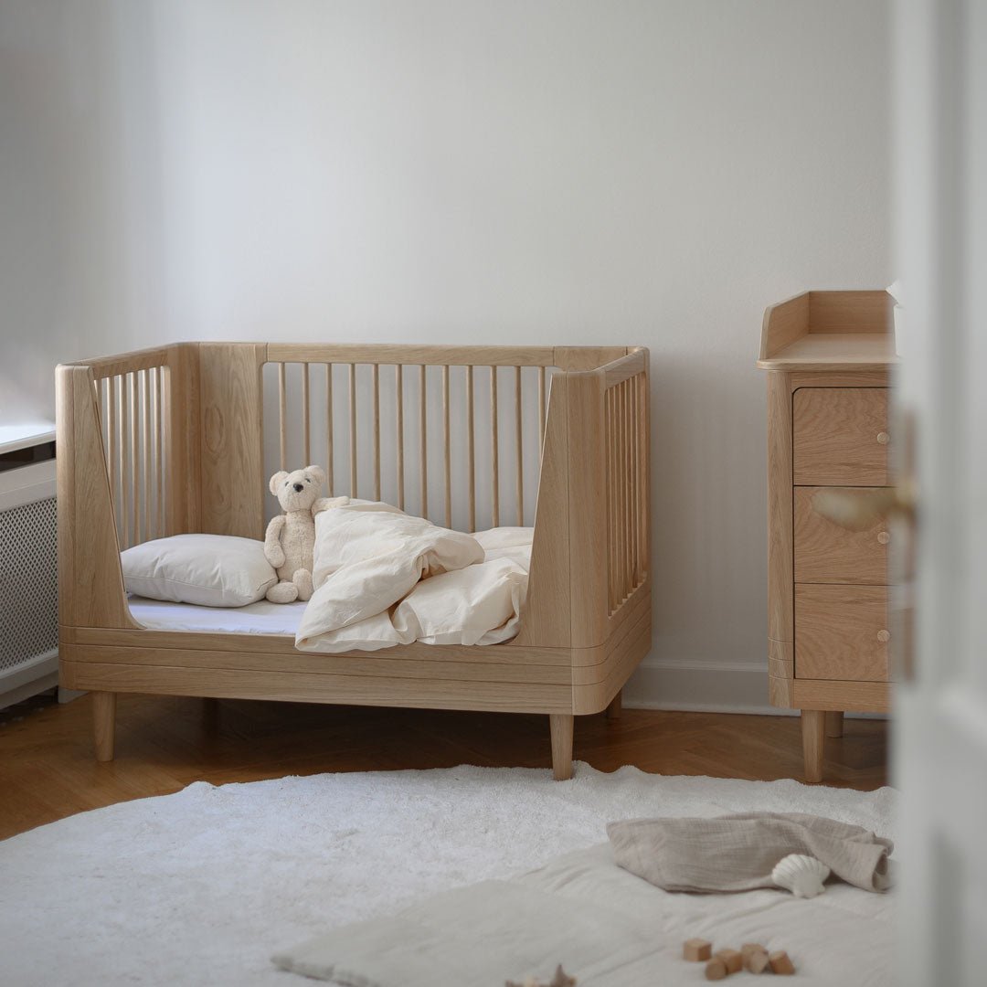Nature Babybett 2.0 - Eiche 124,5x72,5cm (inkl. Umbauset in ein Kinderbett 164,5x72,5cm) - little something