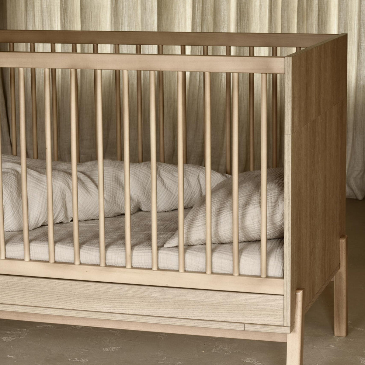 Babybett Ashi - Honey Ash 140x70cm (inkl. Umbaumöglichkeit in ein Kinderbett 140x70cm) - little something