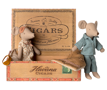 Mama &amp; Papa Mäuse in Zigarrenkiste - little something