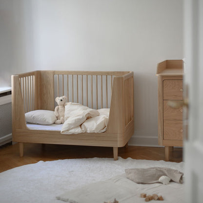 Nature Babybett 2.0 - Eiche 124,5x72,5cm (inkl. Umbauset in ein Kinderbett 164,5x72,5cm) - little something