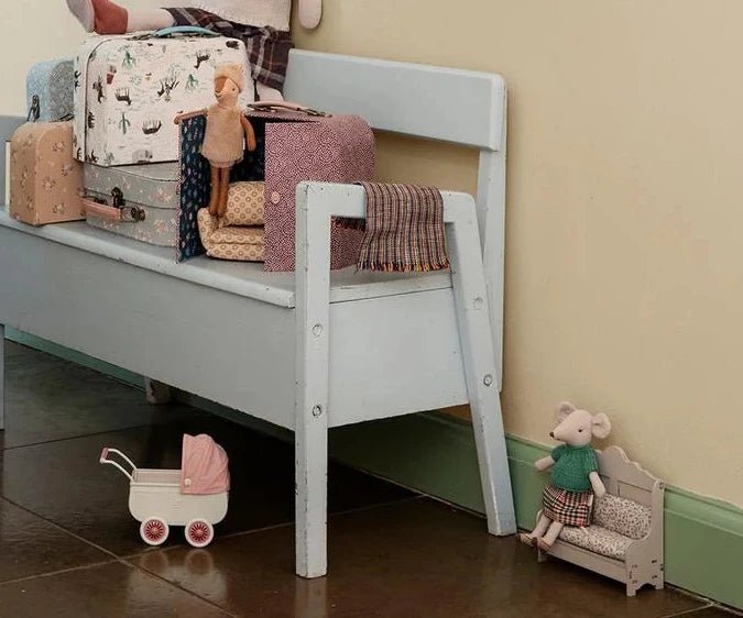 Rentier im Koffer inkl Schlafsofa, kleine Schwester - little something