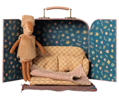 Rentier im Koffer inkl Schlafsofa, kleine Schwester - little something