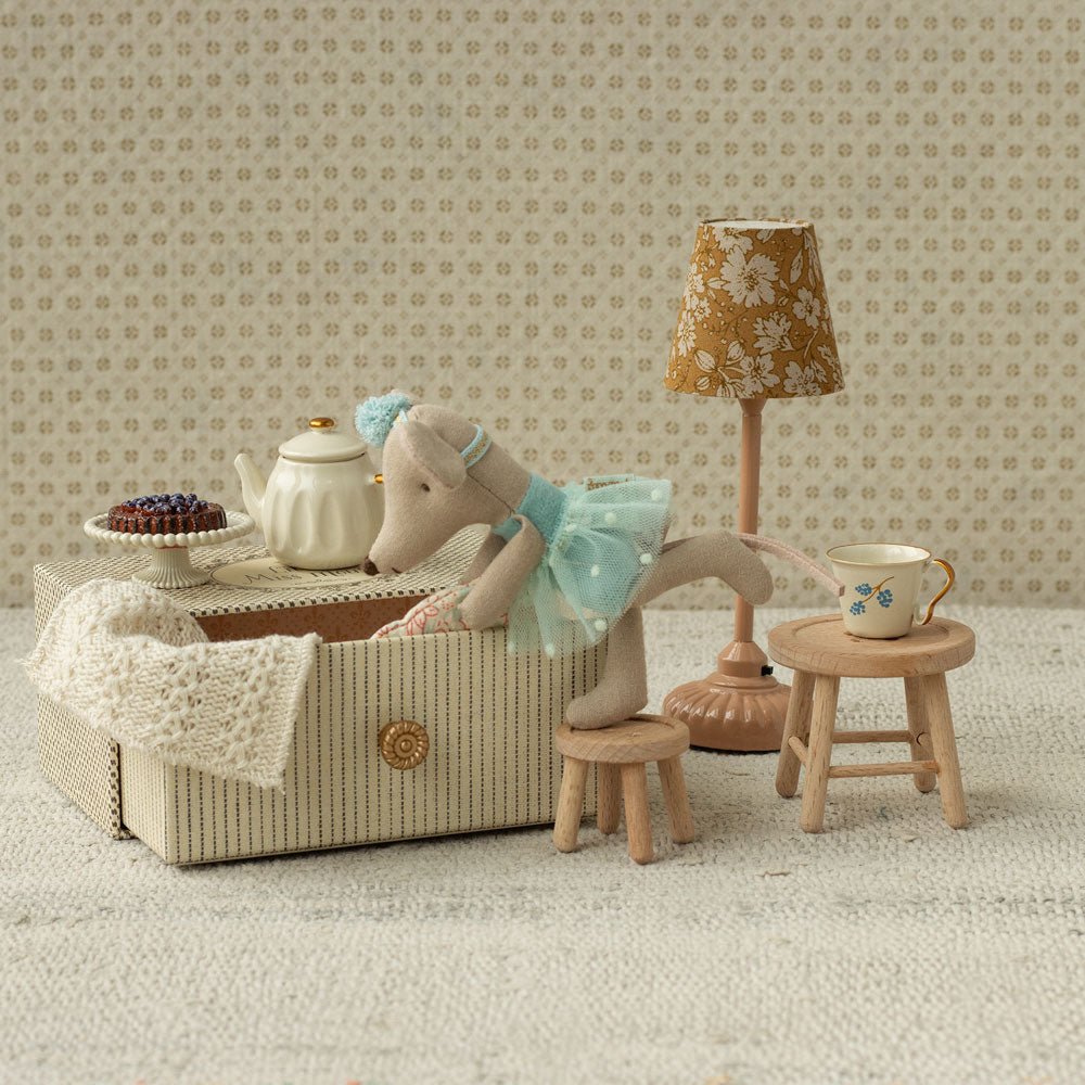 Tanzmaus im Tagesbett, Kleine Schwester - little something