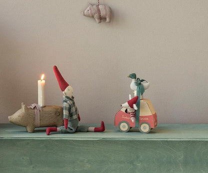 Weihnachtsmaus im Auto, kleine Schwester - little something