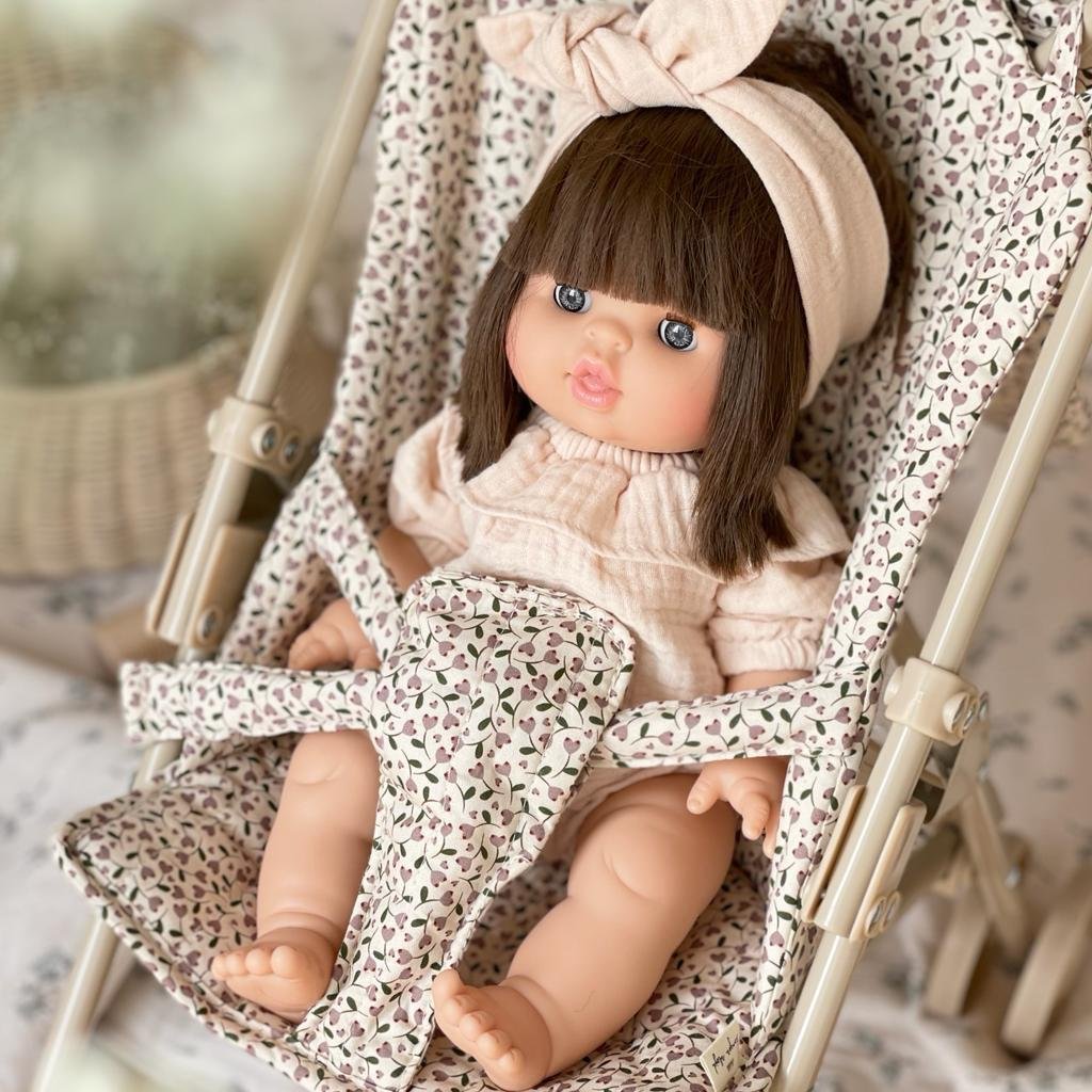 Puppe "Chloe" 34cm mit braunen Haaren und blauen Augen - little something